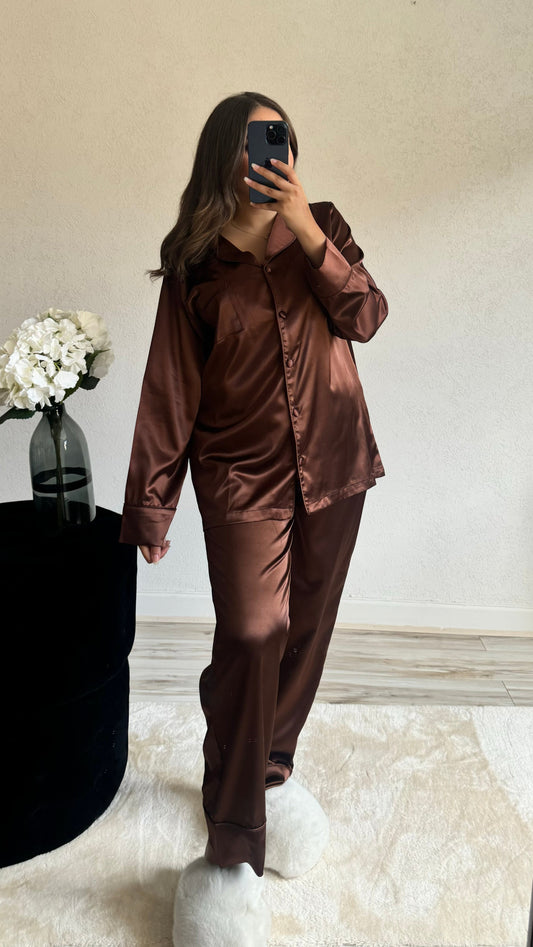 Pyjama en satin chocolat