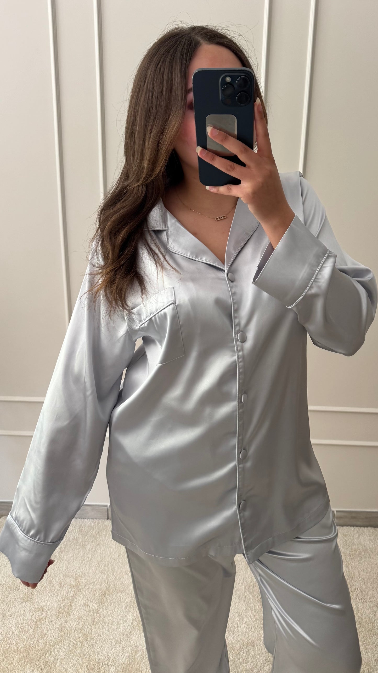 Pyjama en satin éclat de lune