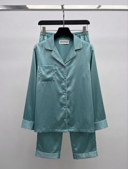 Pyjama en satin bleu azur