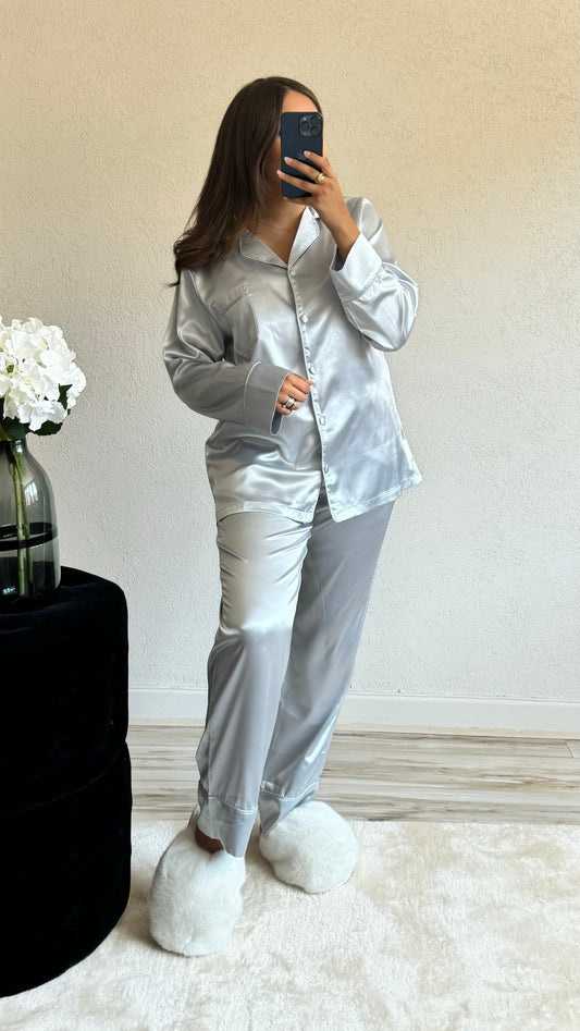 Pyjama en satin éclat de lune